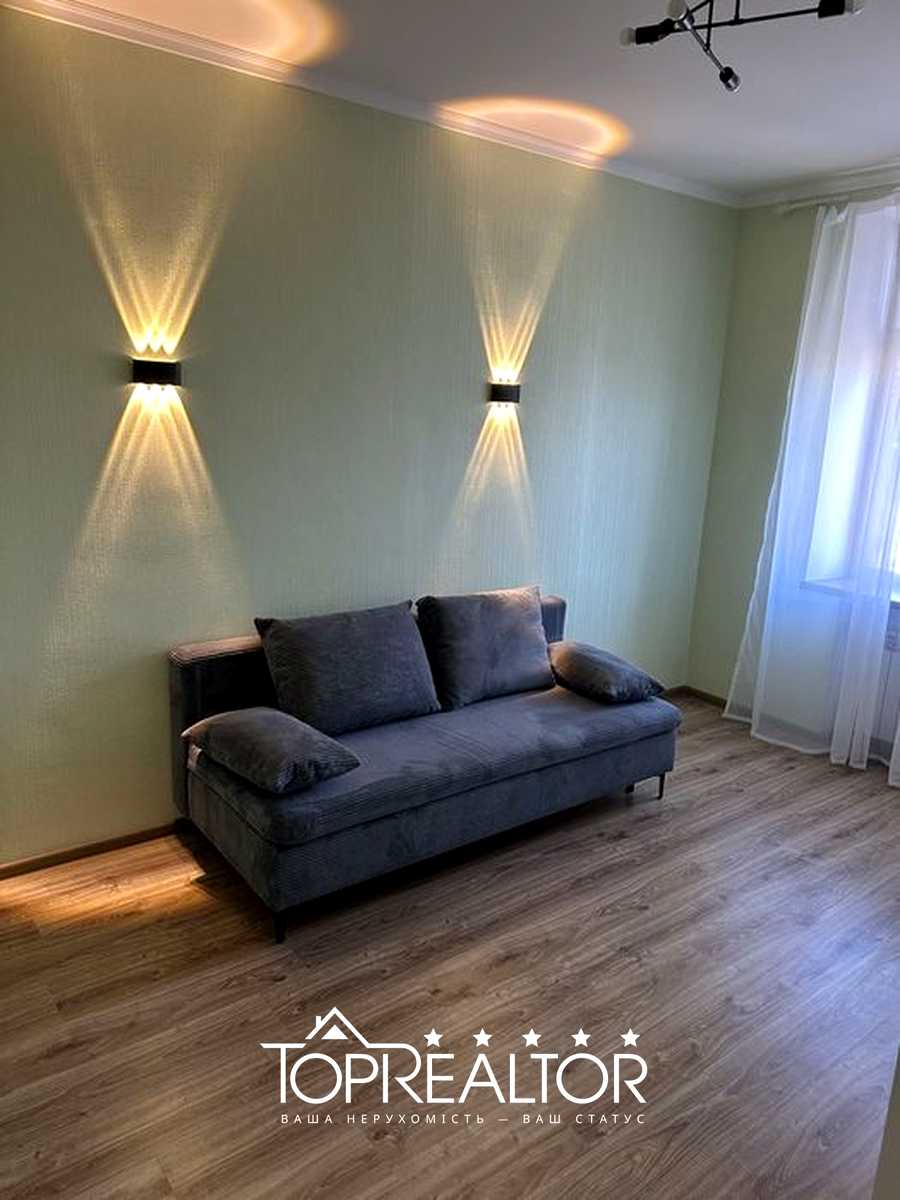 1880282854726312