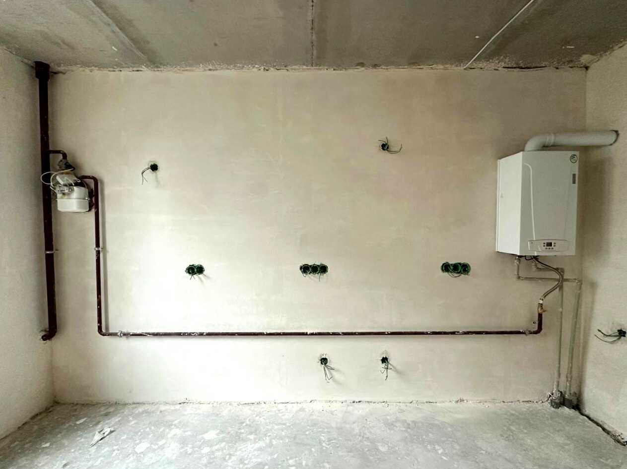 1880285023235891