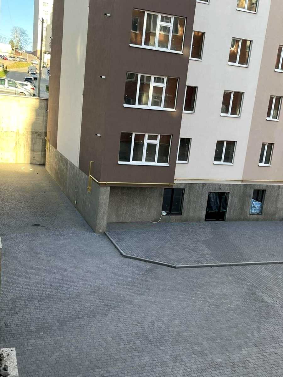 1880285555569304