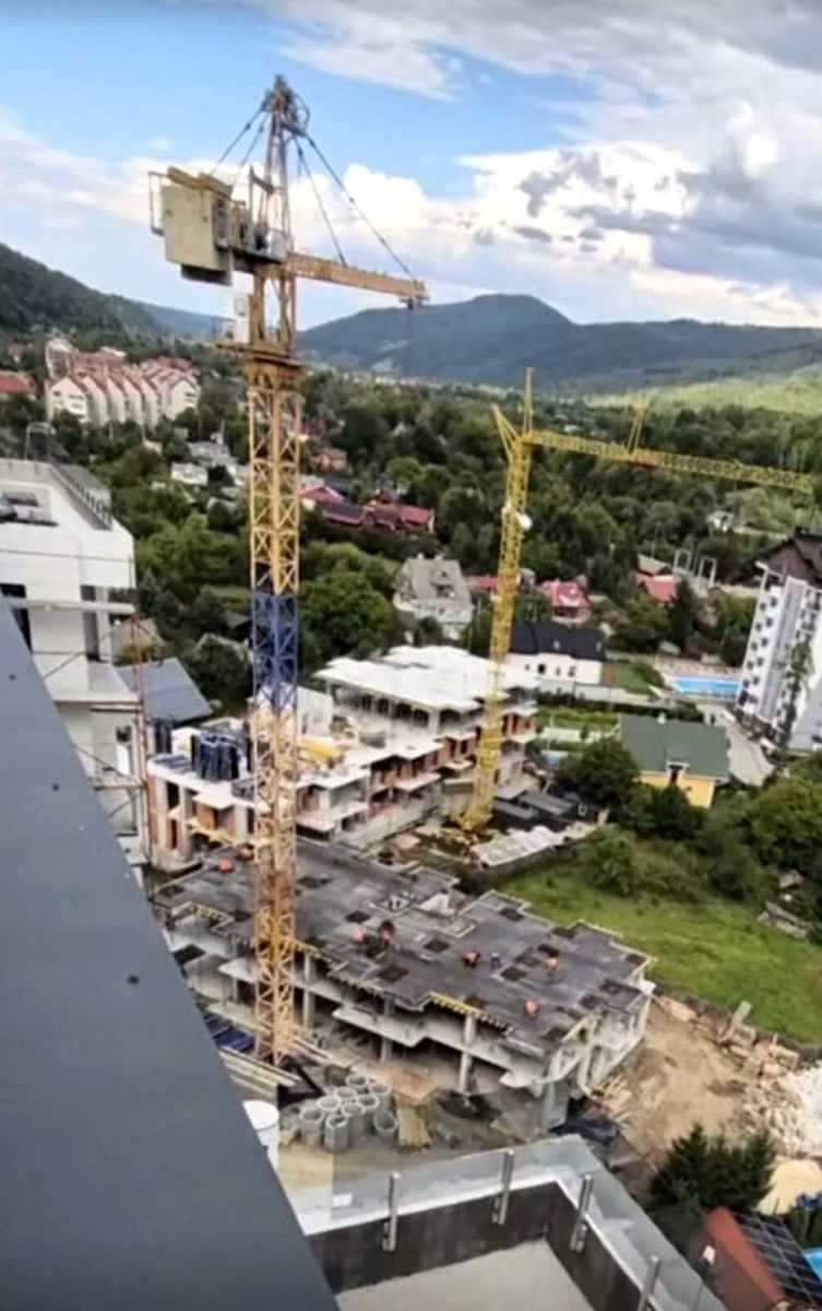 1880286921477429