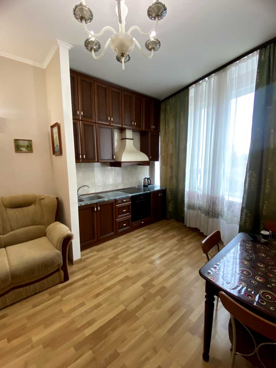 1880287100558226