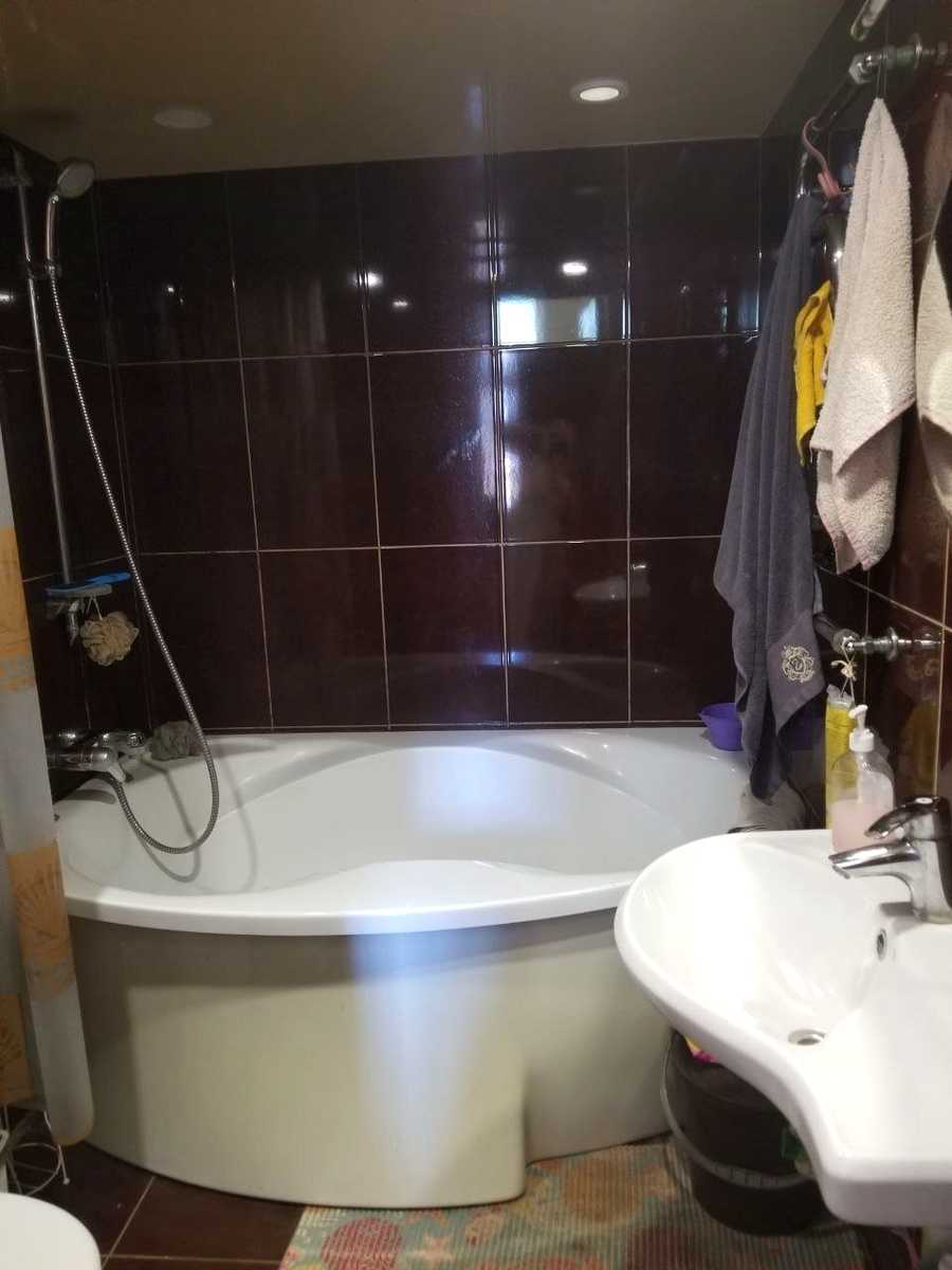 1880289076400359