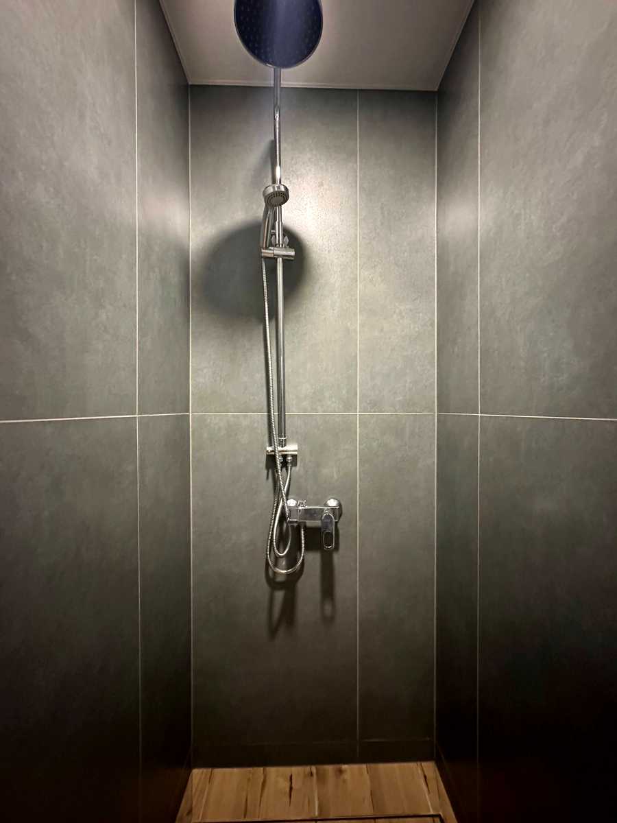 1880289685289064