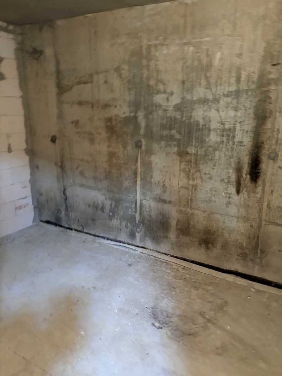 1880295693887427
