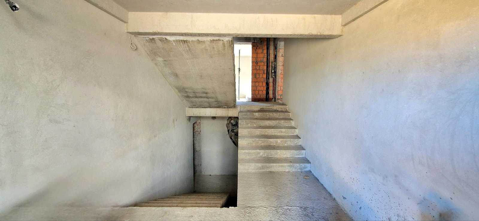 1880296139035989