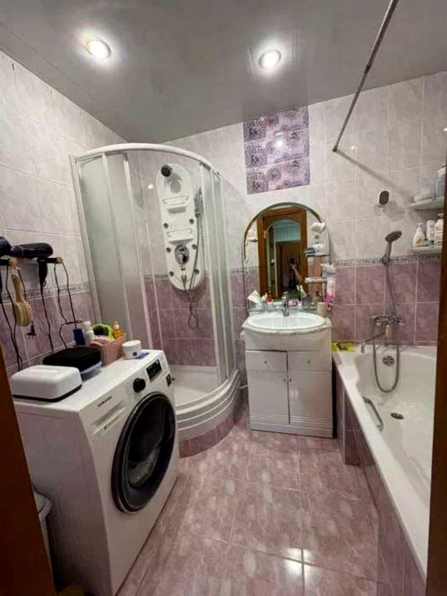 1880296666923991