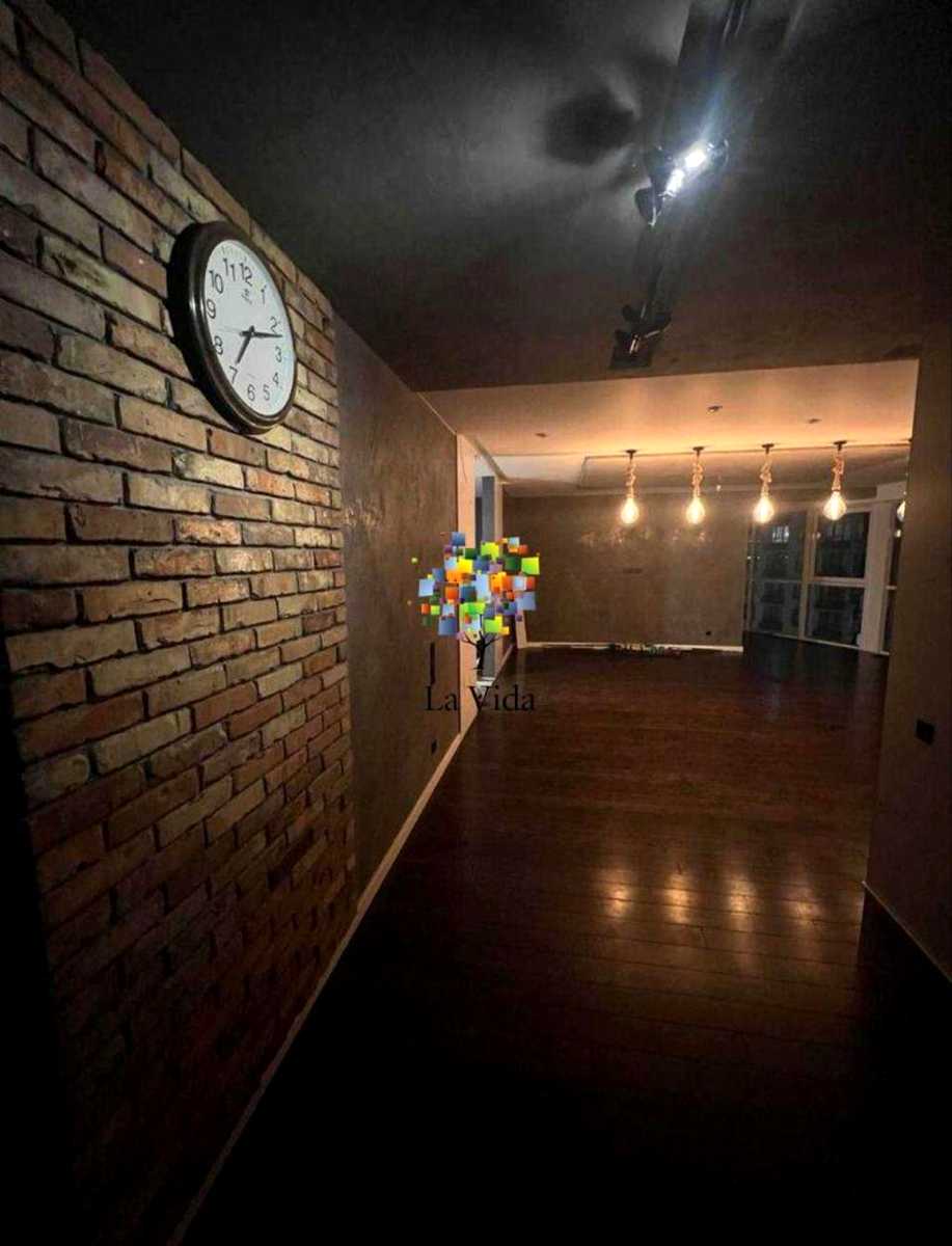 1880301120541477