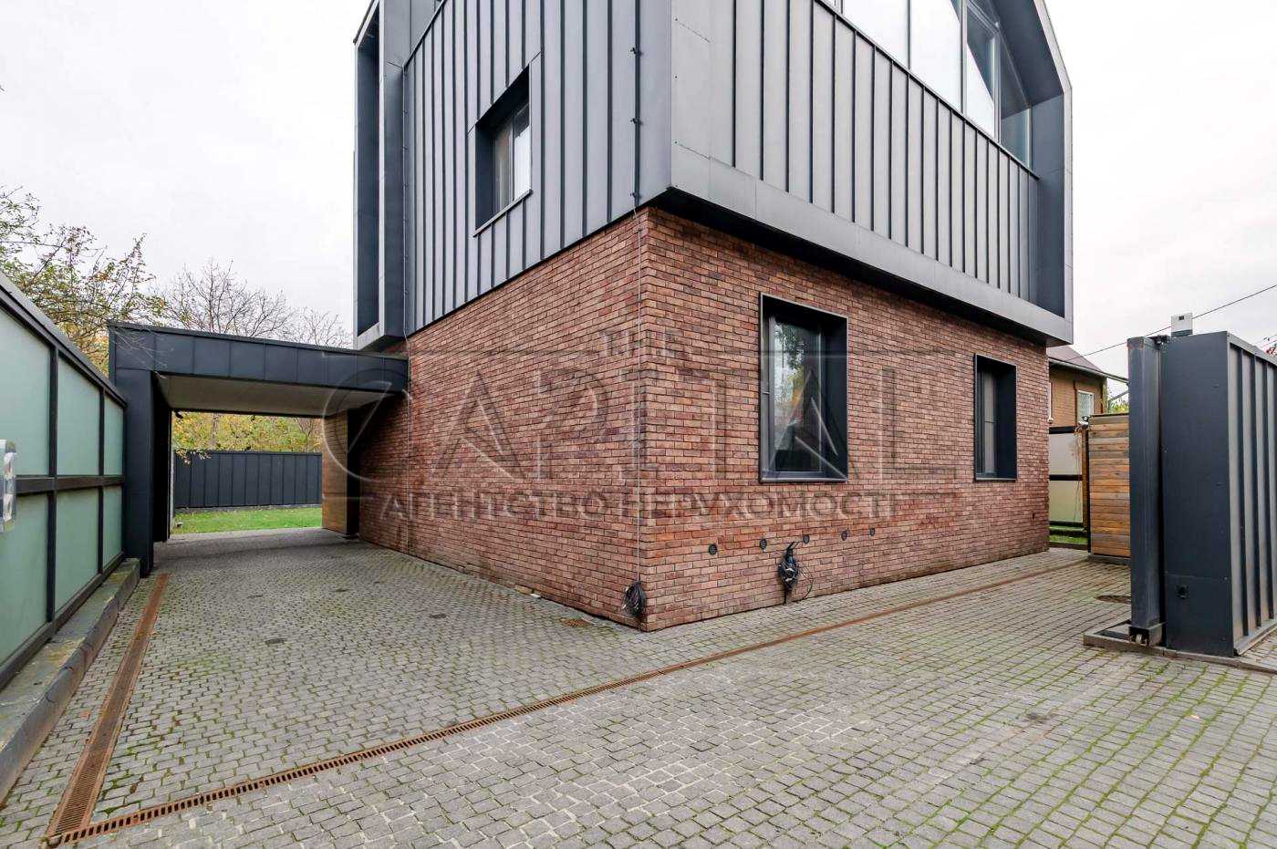 1880301185818357