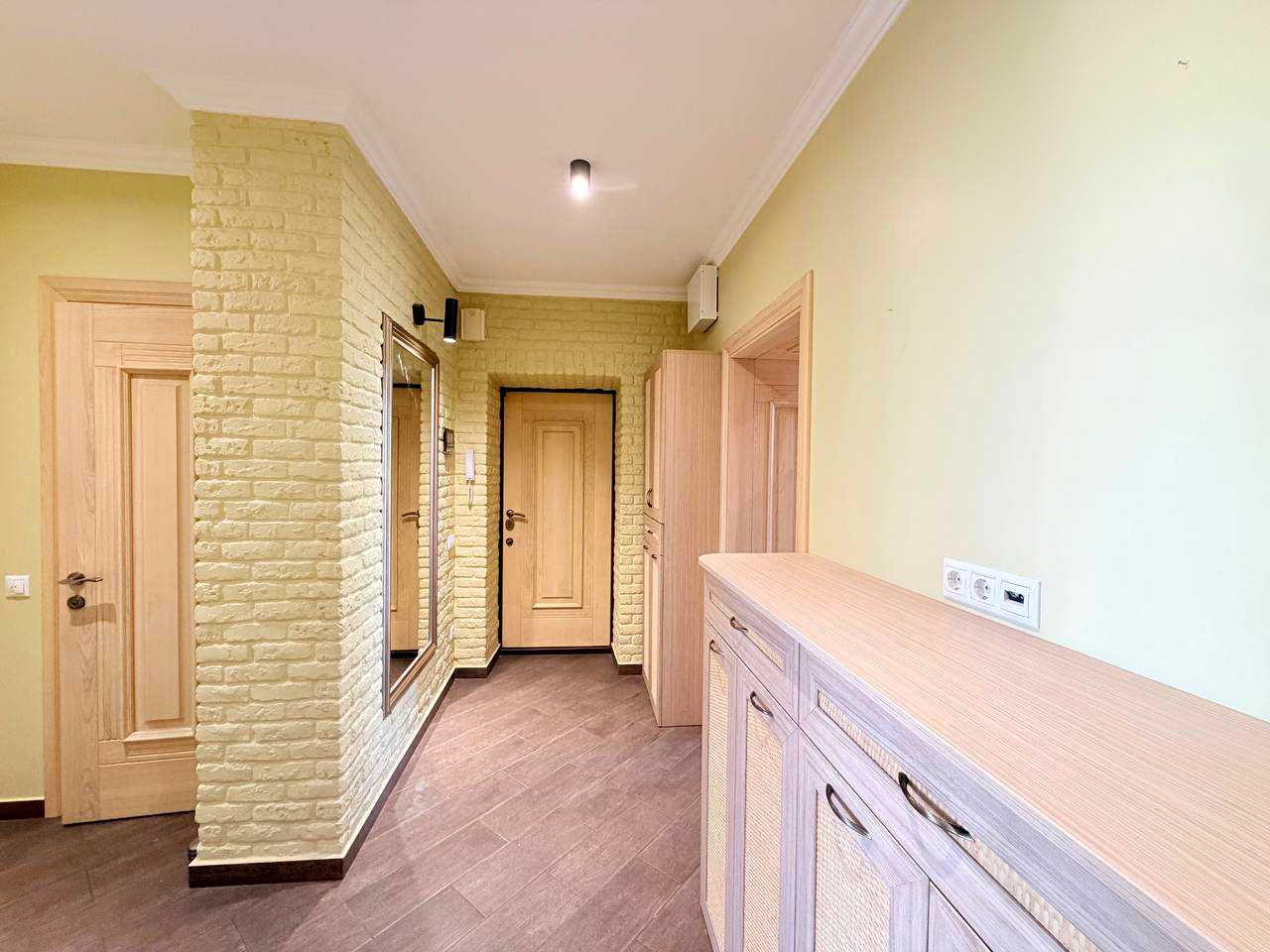 1880304121203029