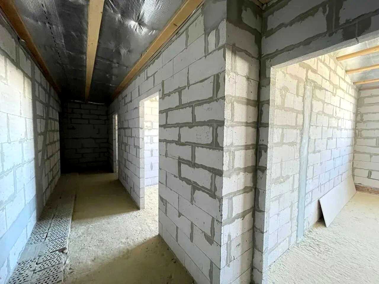 1880306871853123