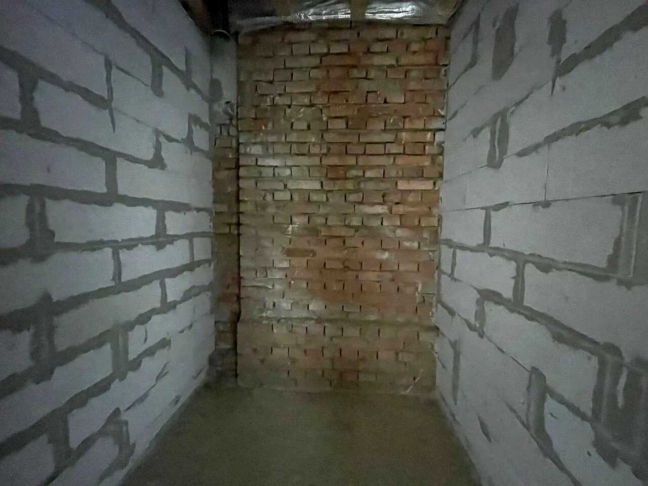 1880306872043741