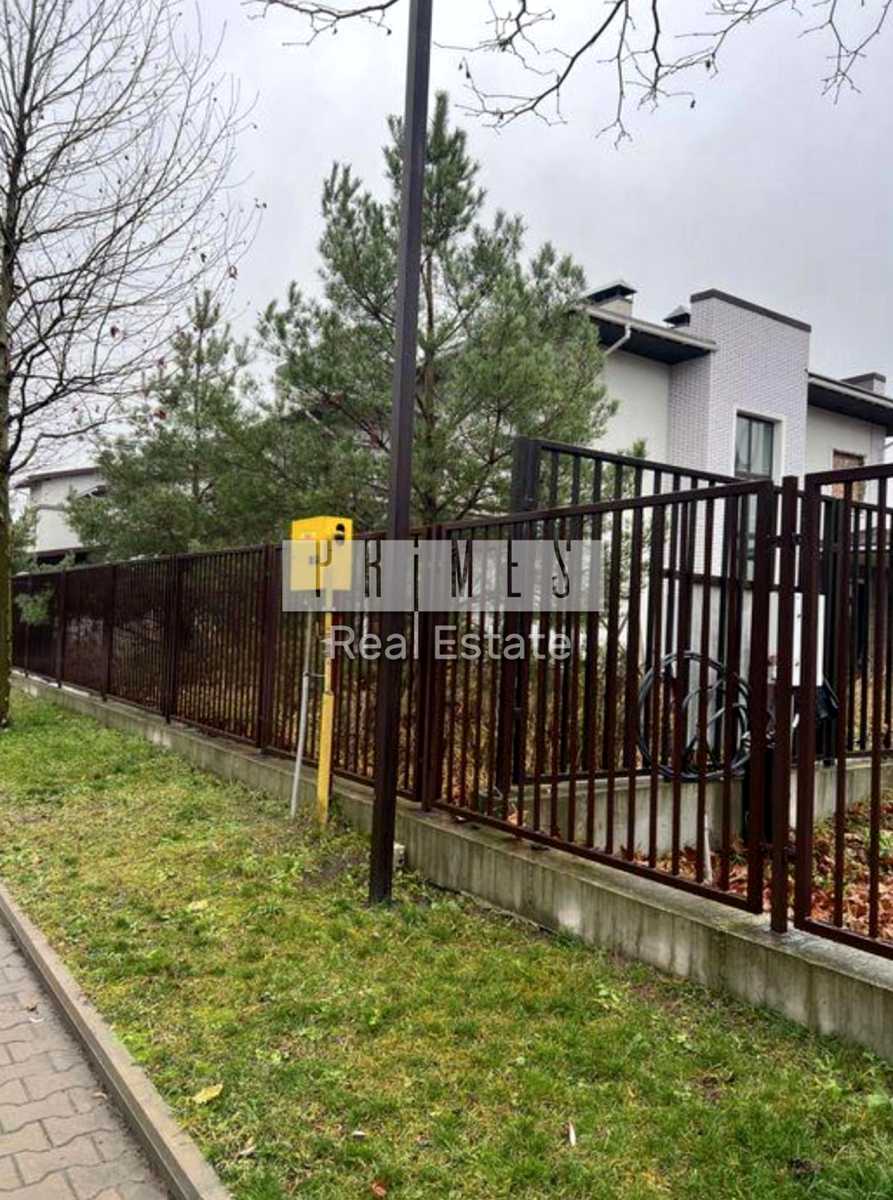 1880312685889151