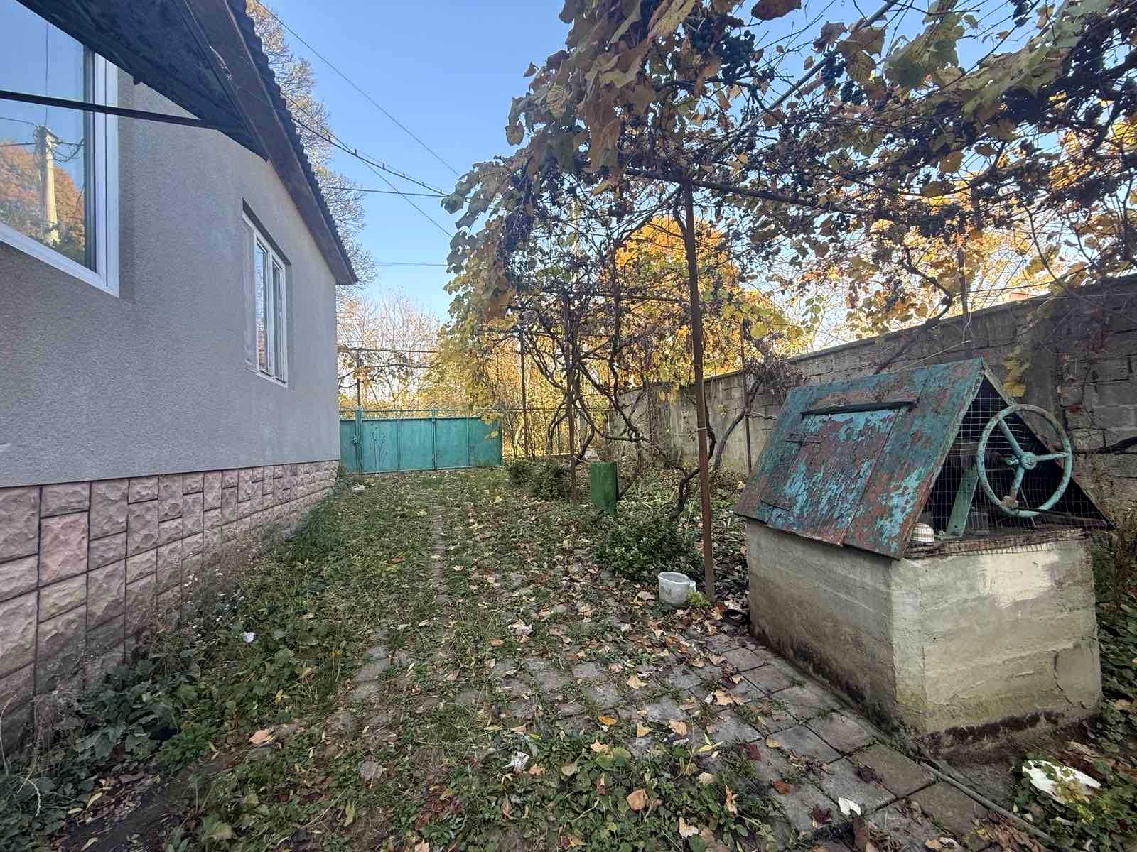 1880313222245833