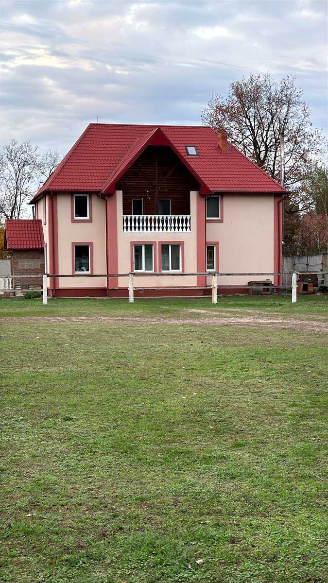 1880317557750361
