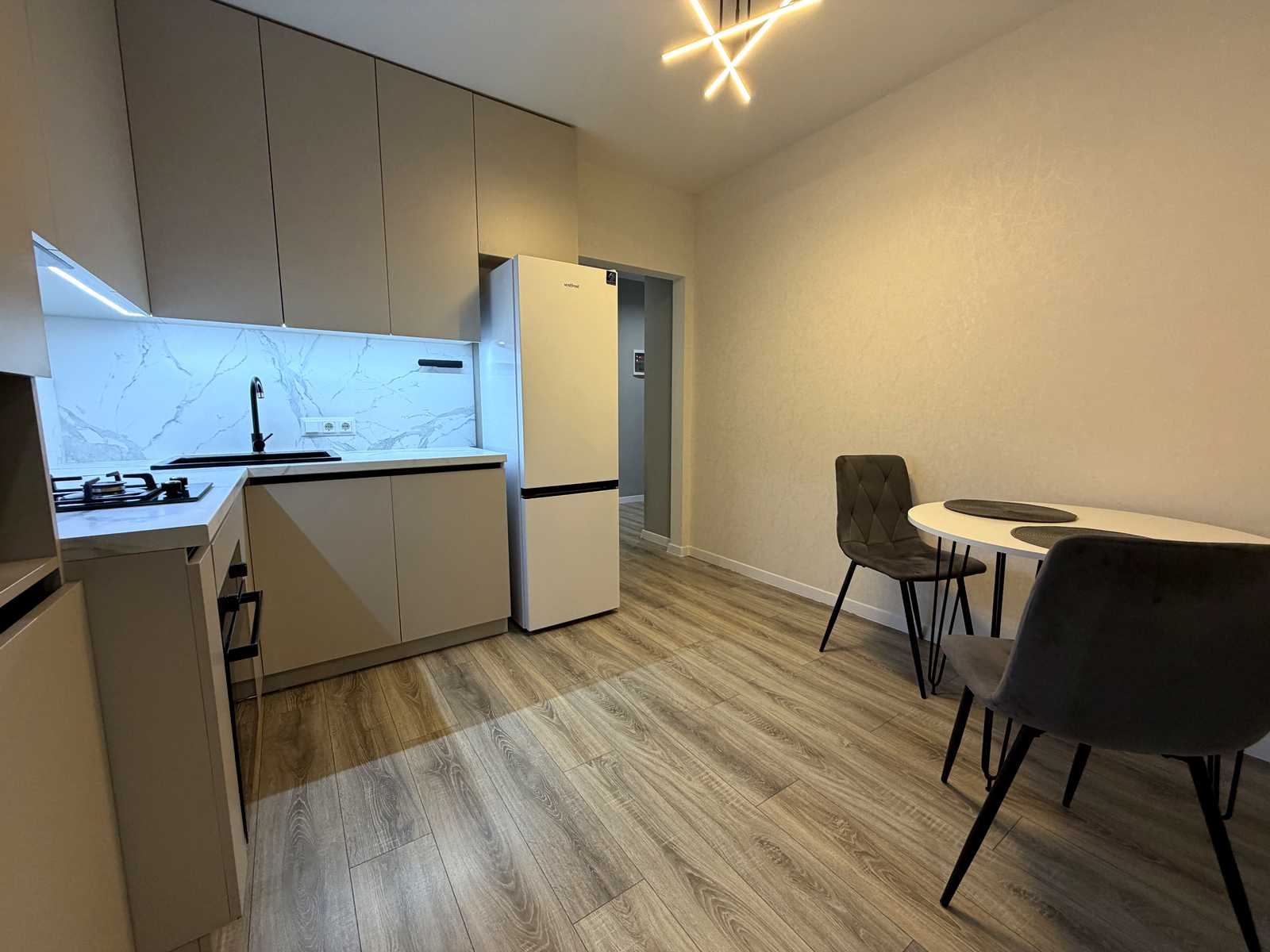 1880319612834982