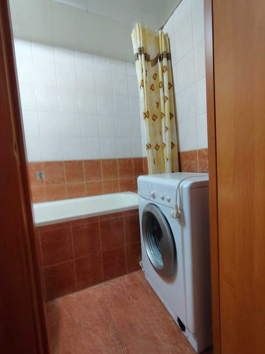1880319885373086