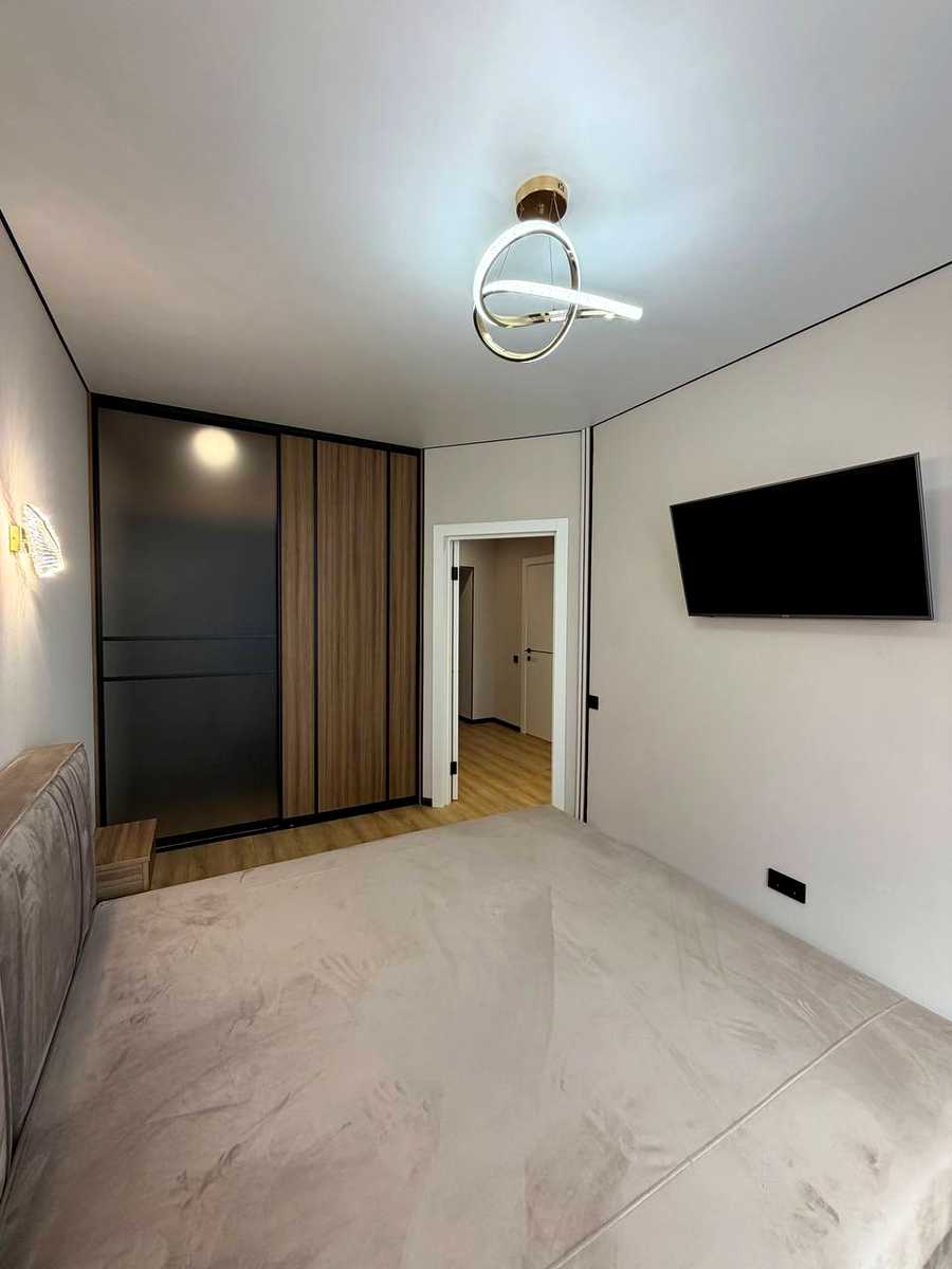 1880322305655077