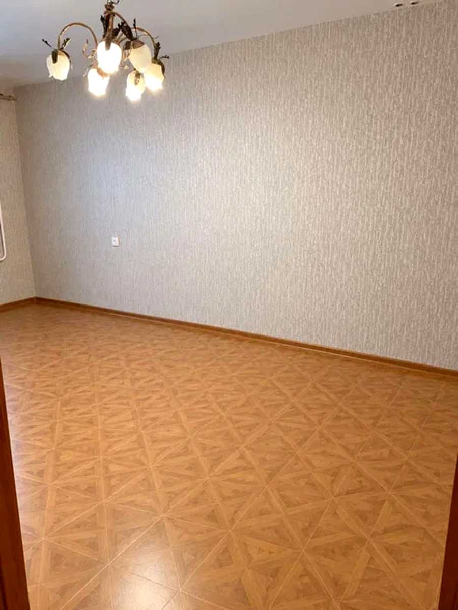 1880323970684215