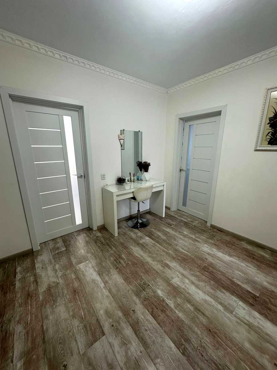 1880325015764733