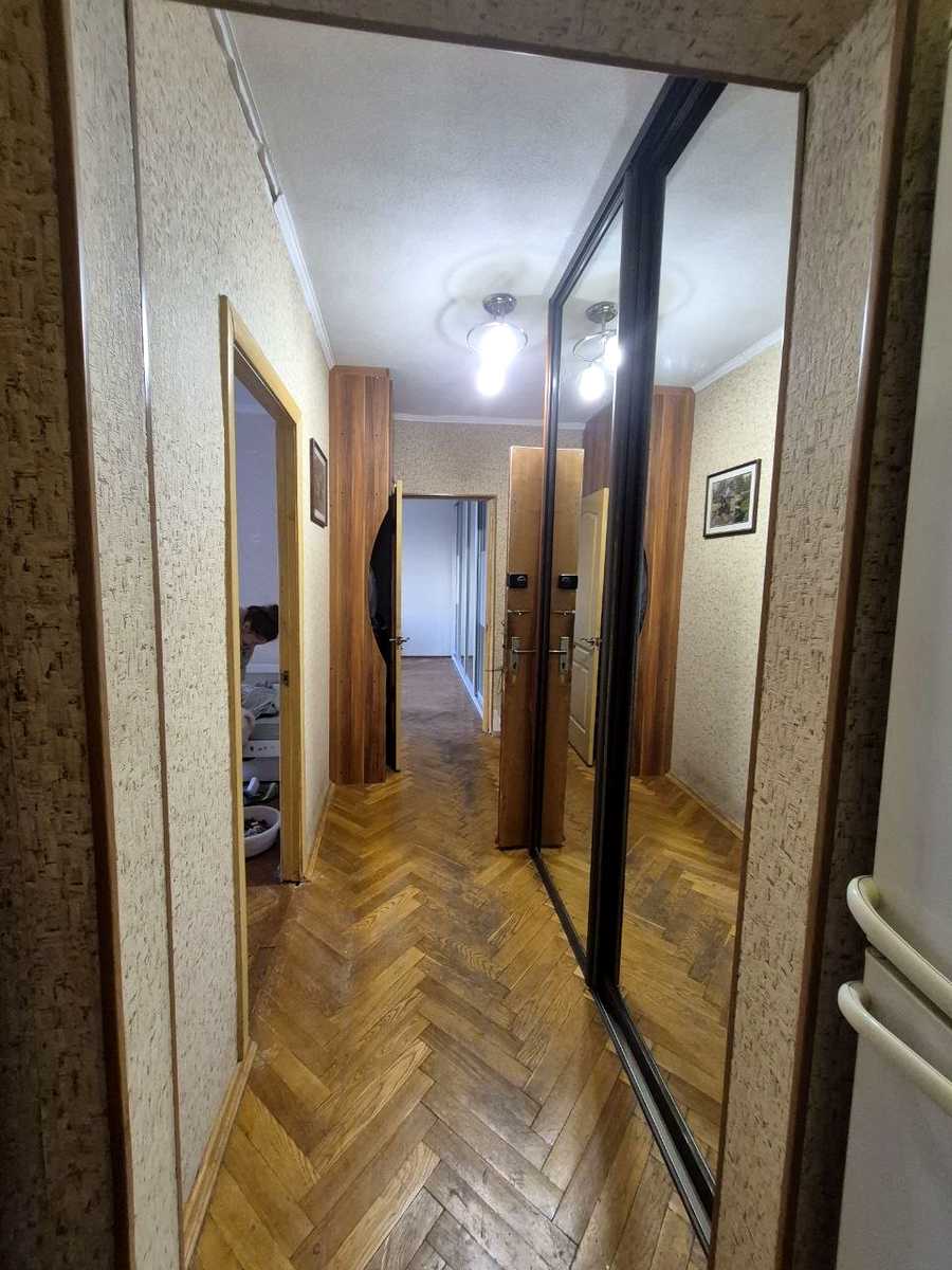 1880369636989501