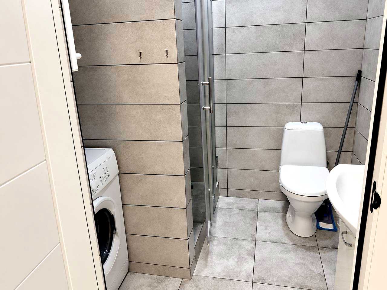 1880373745228335