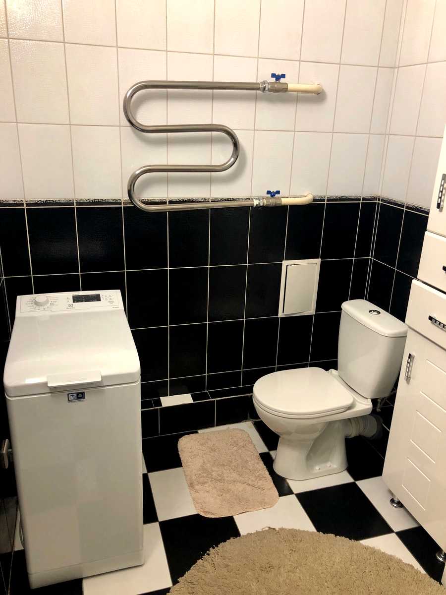 1880376356402986