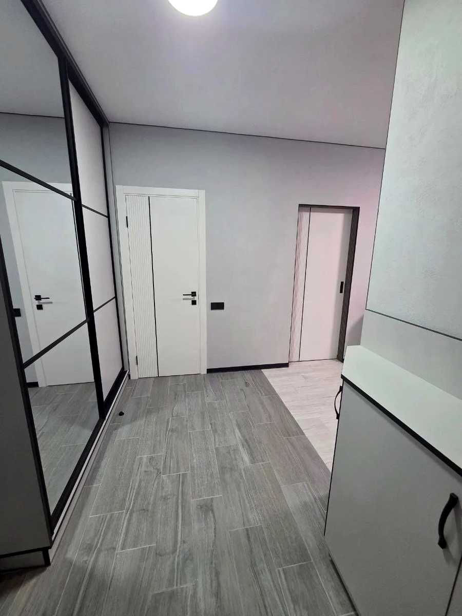 1880376820710411