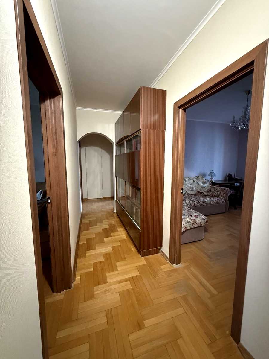 1880376865992765