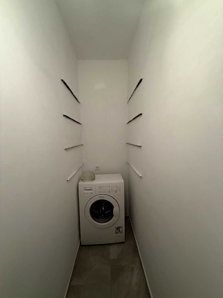 1880376903791026
