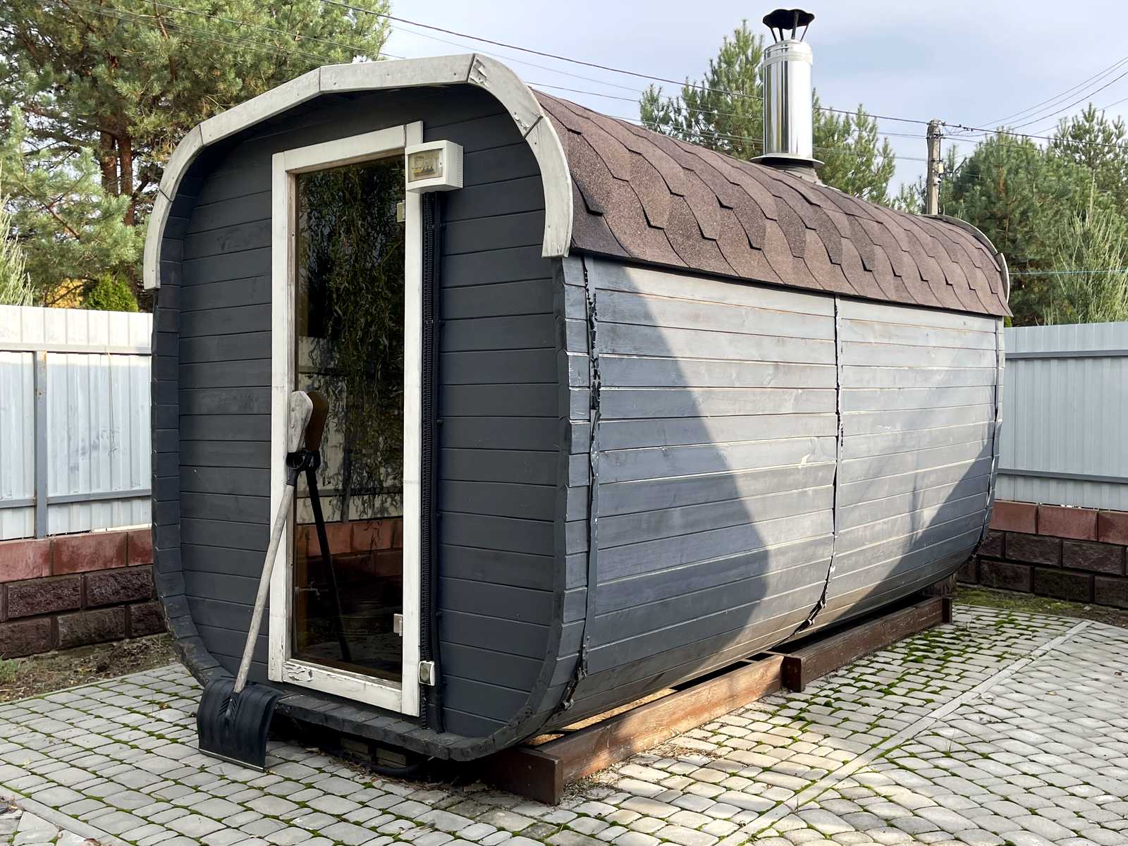 1880379318798928