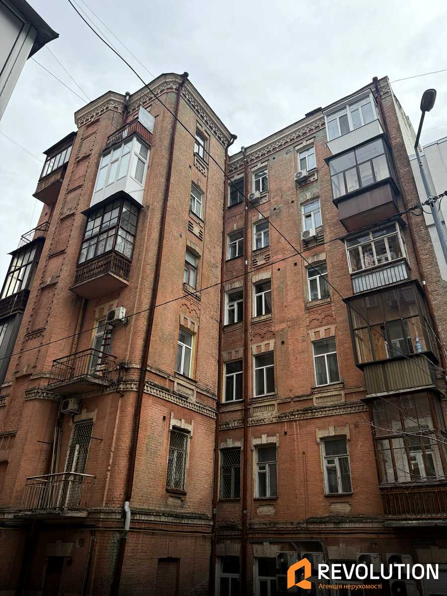 1880380016106628