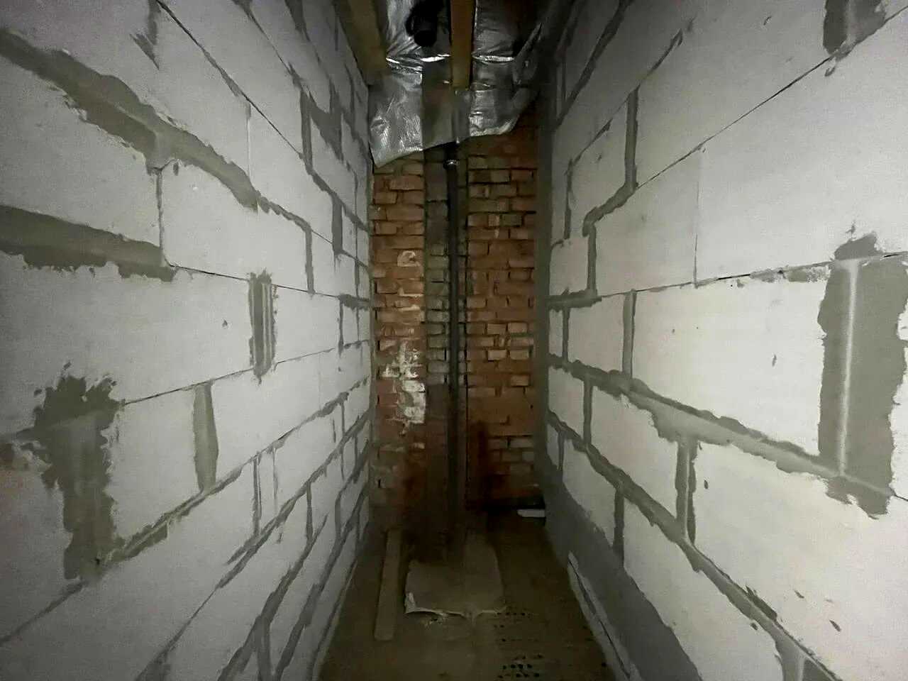 1880381126943587