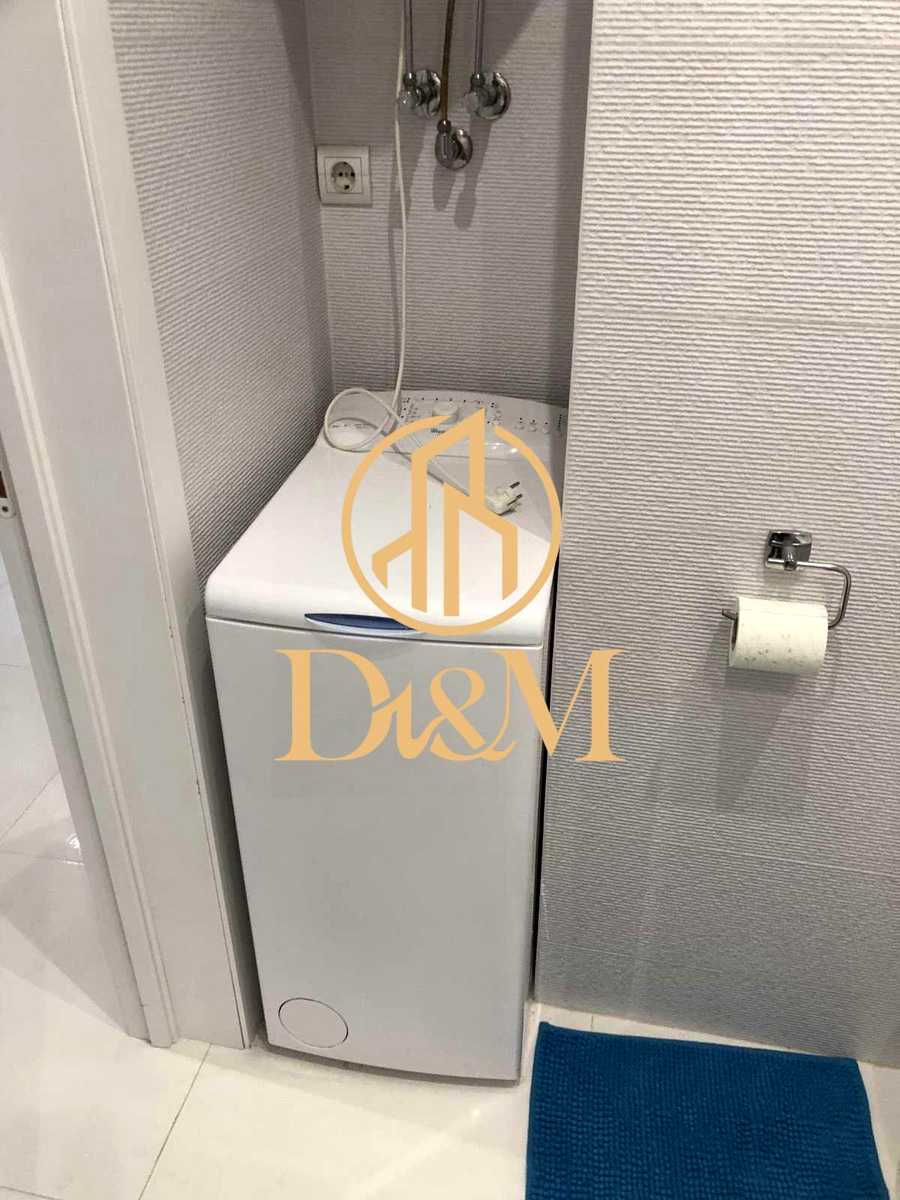 1880381417397781