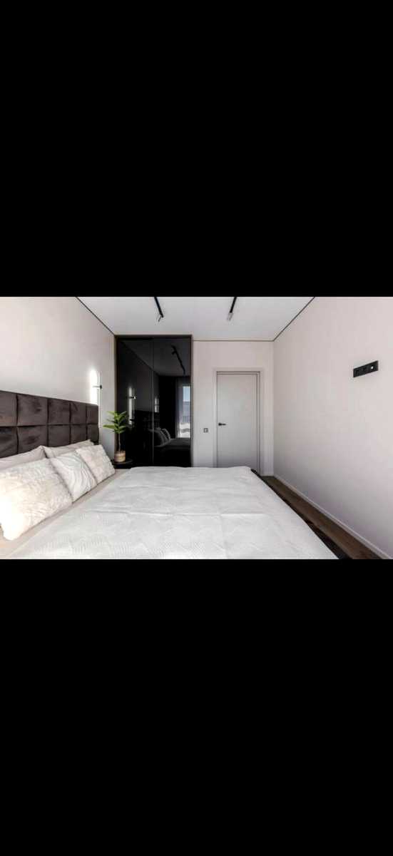 1880382481717934