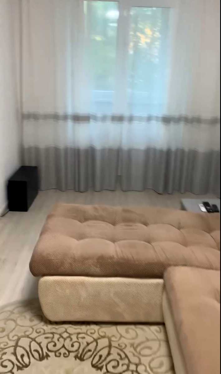 1880383140653075