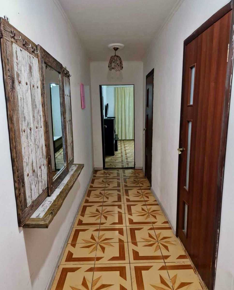 1880384068467000