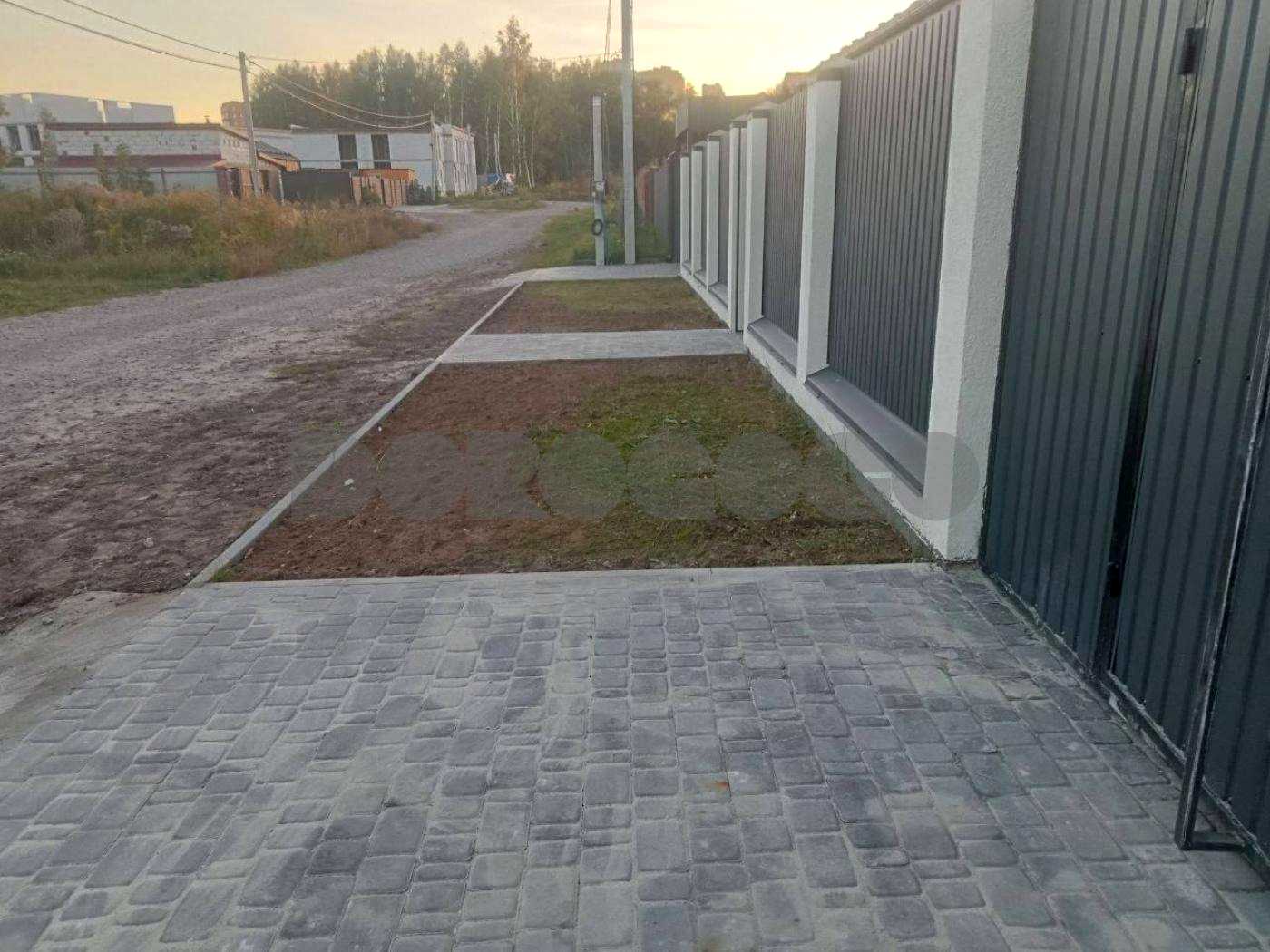 1880385889772761