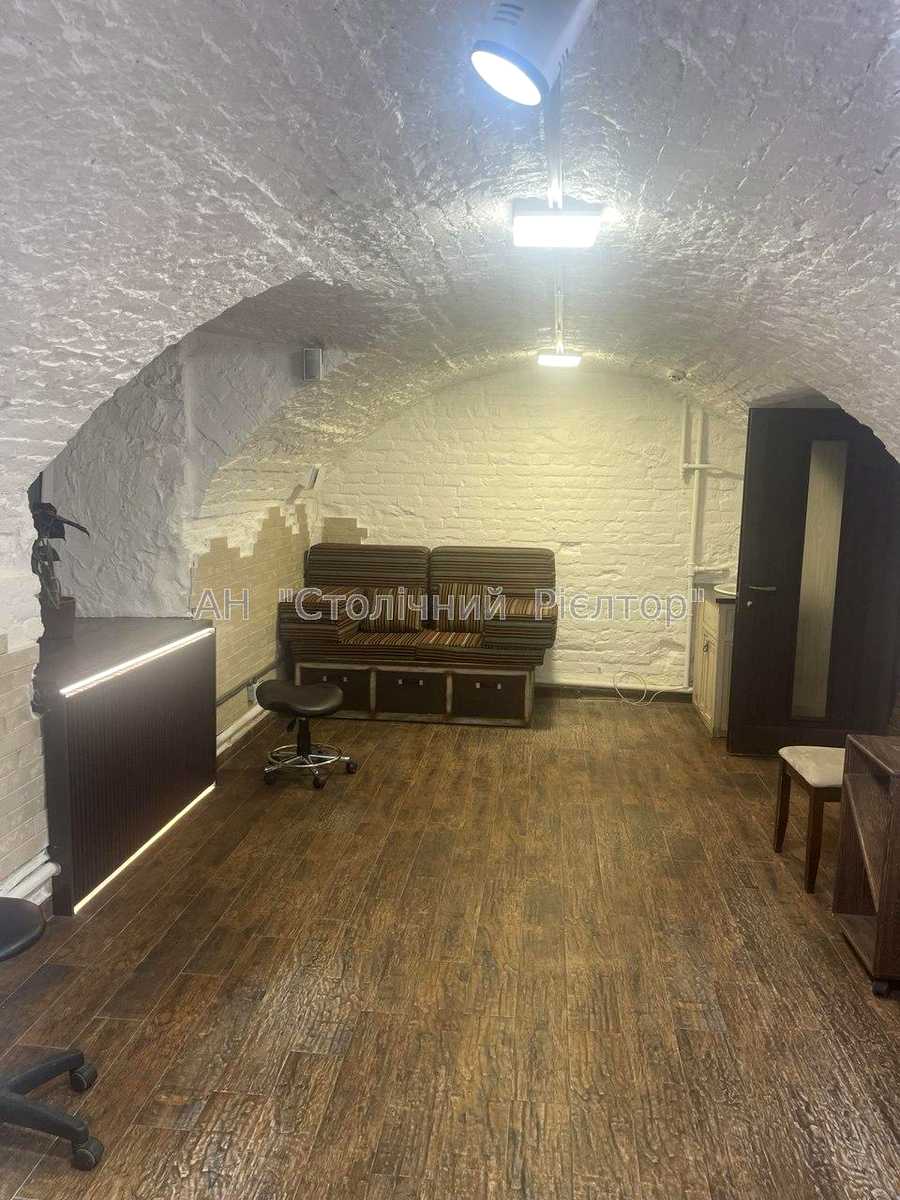 1880386650608289