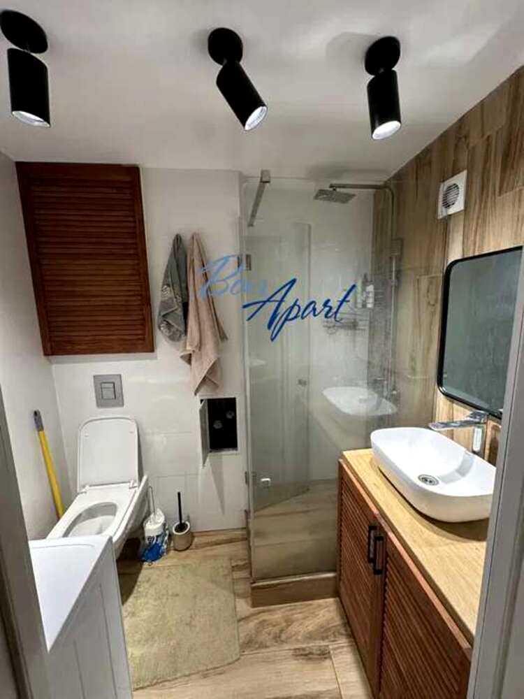 1880386782897903