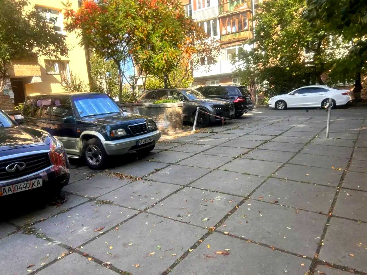 1880386795856718