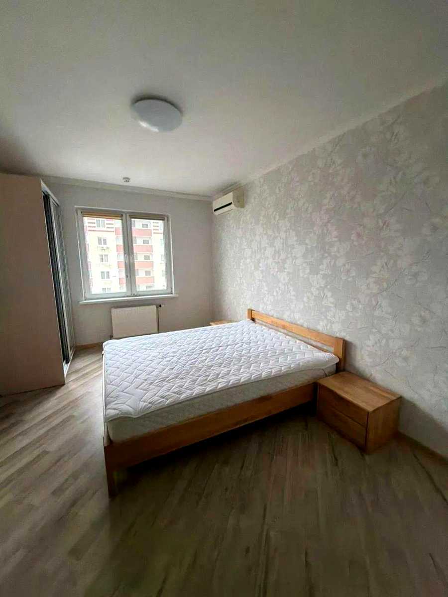 1880389077561367