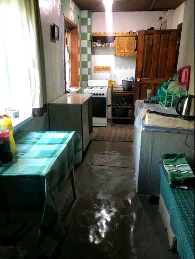 1880389886543749
