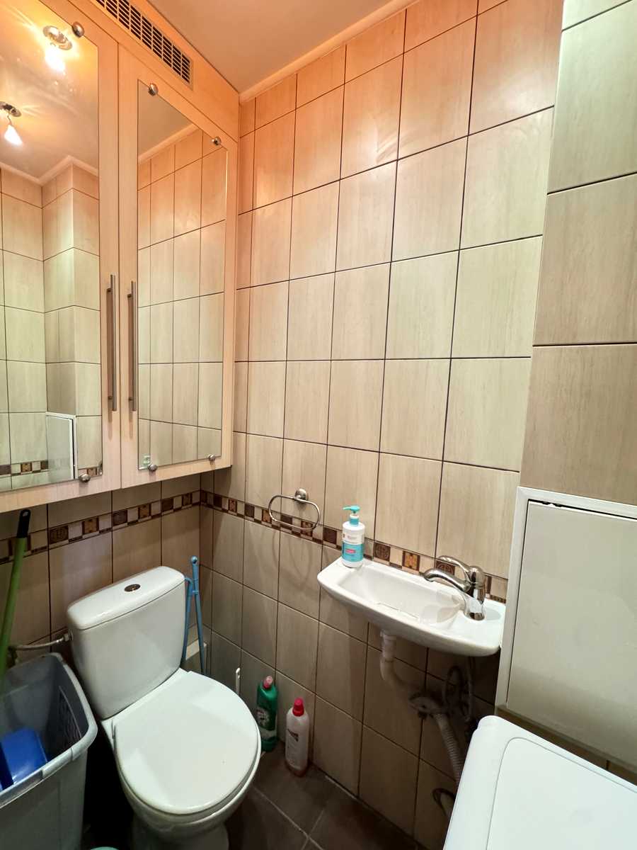 1880389983602084
