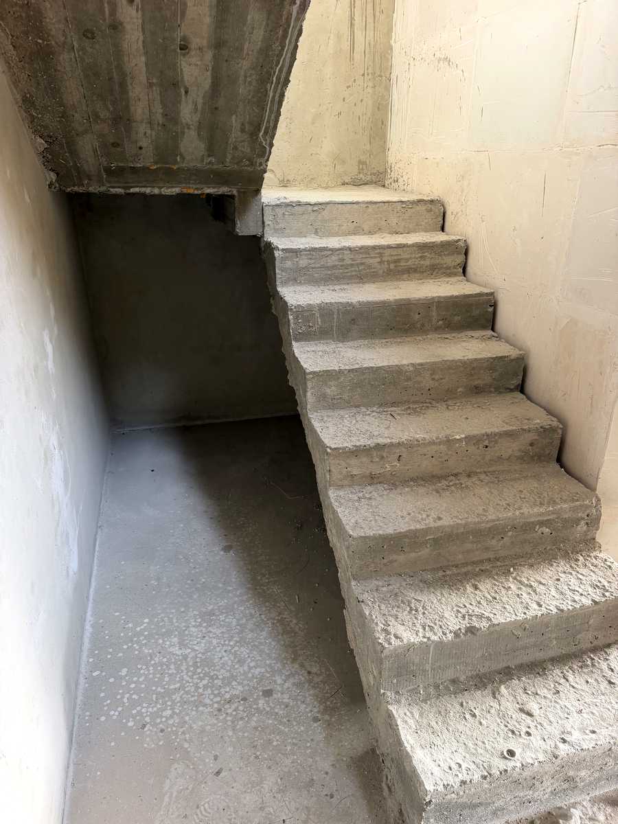 1880391644214845