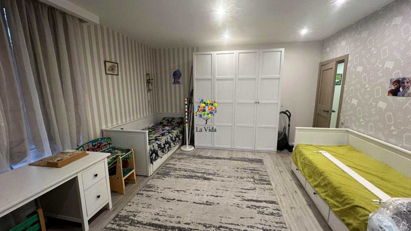 1880392595436905