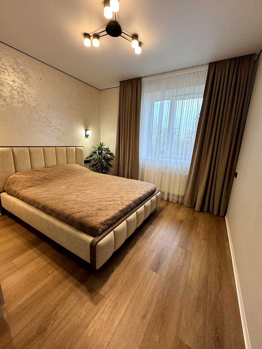 1880393543657979
