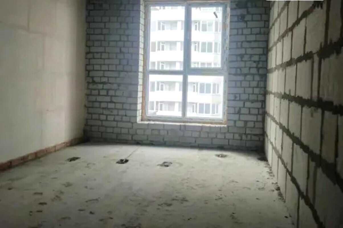 1880394546070341