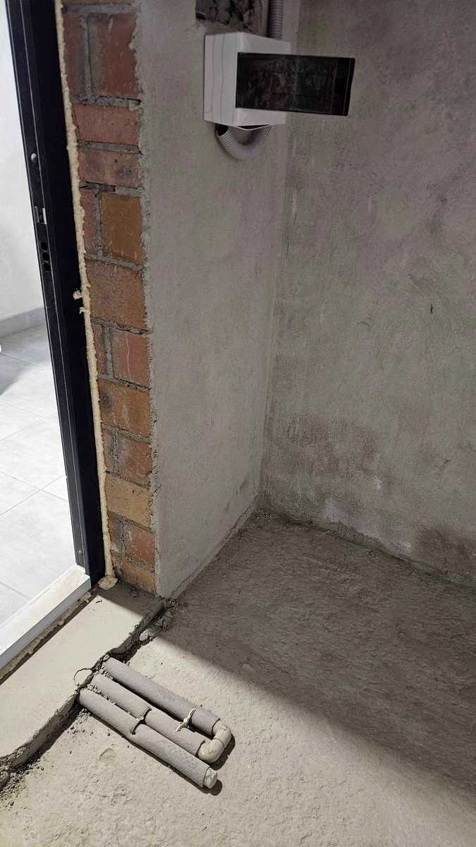 1880395930743334