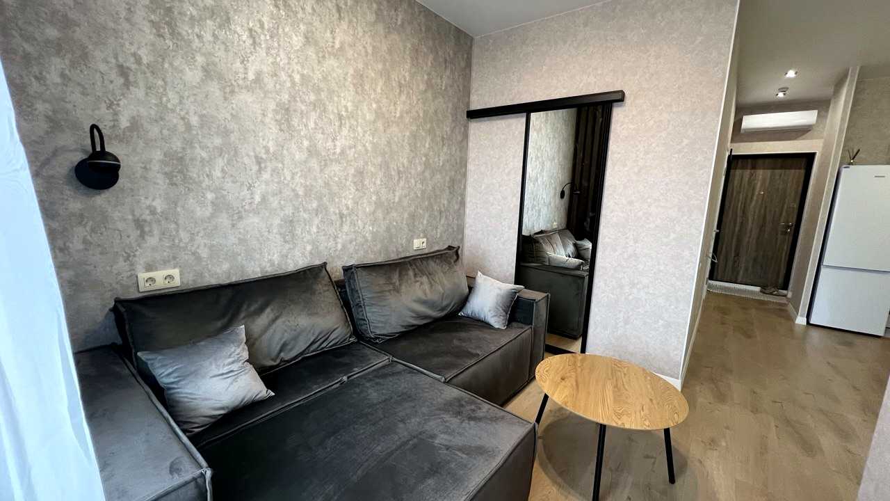 1880398392734645