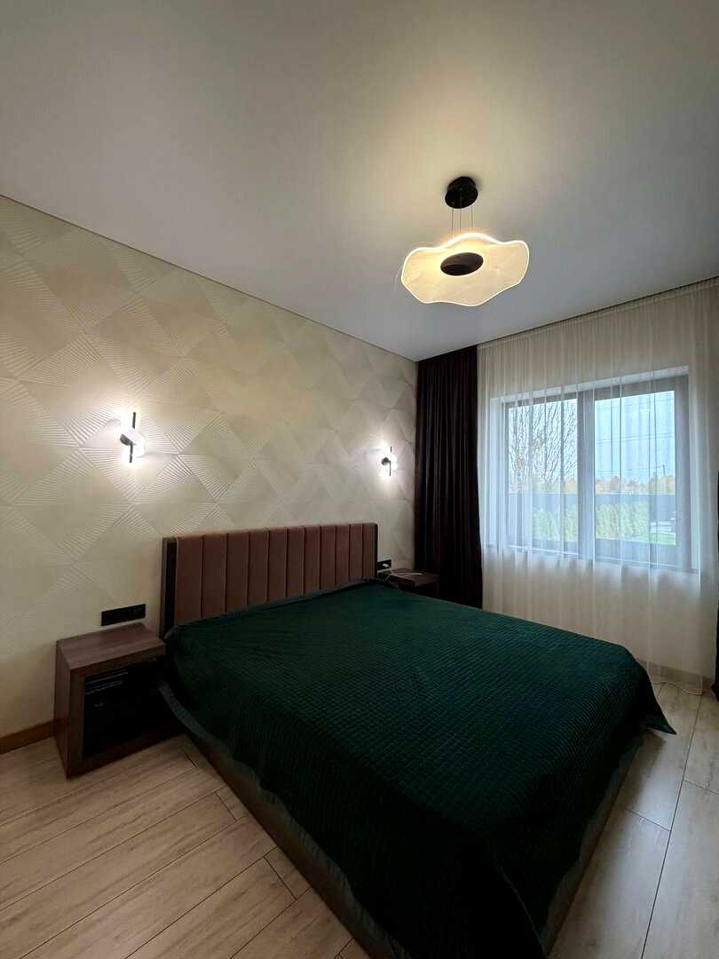 1880400764264379